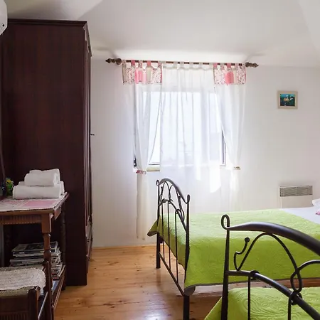 In The Palace Πανσιόν Σπλιτ